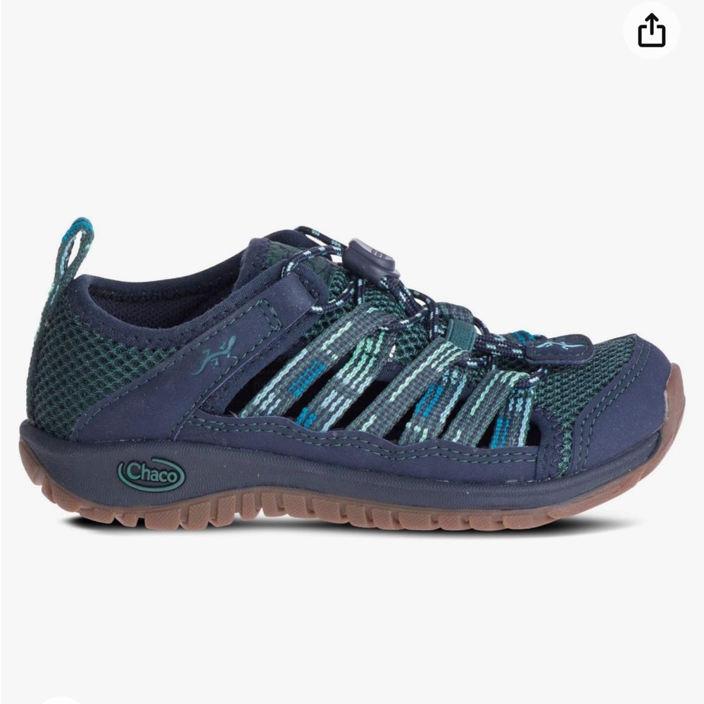 Chaco OutCross 2 Water Shoes -Kids junior size 6 unisex preowned blue